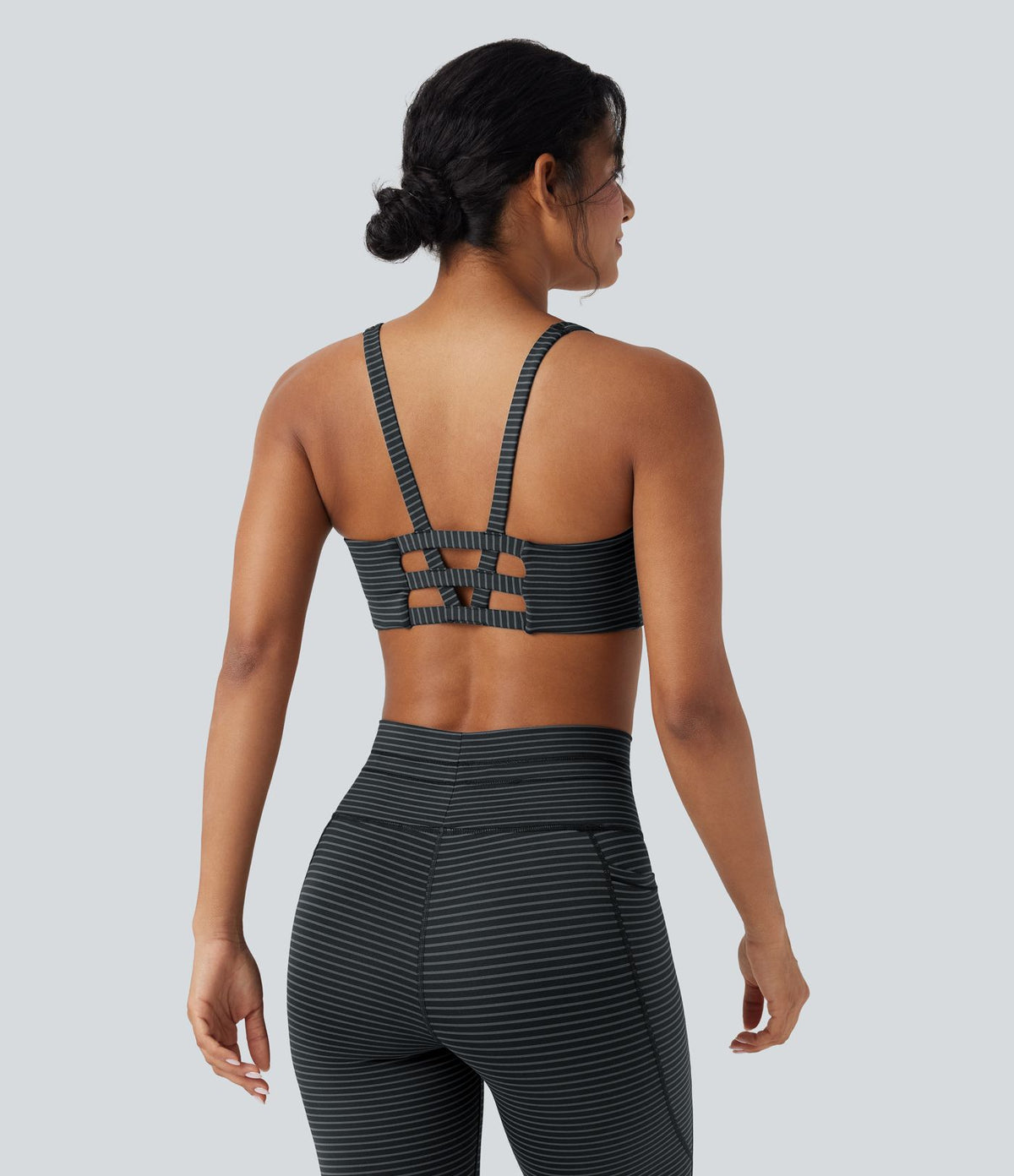 Brassière de sport yoga soutien léger col U à découpes rayé bonnets A-C