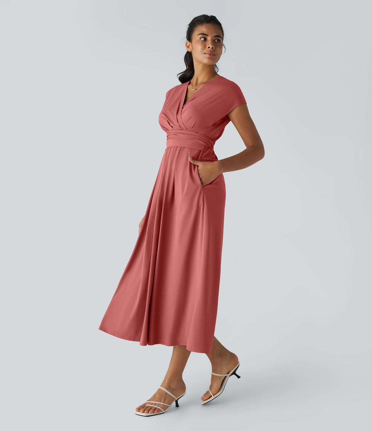 Breezeful™ Robe Mi-Longue Col en V Manches Courtes Poche Latérale Nouée au Dos Séchage Rapide