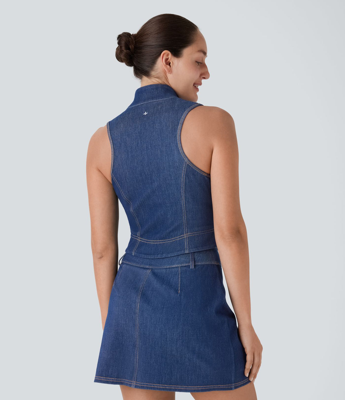 Débardeur de tennis Halara Flex™ en denim stretch délavé avec col montant, fermeture éclair et effet frais InstantCool