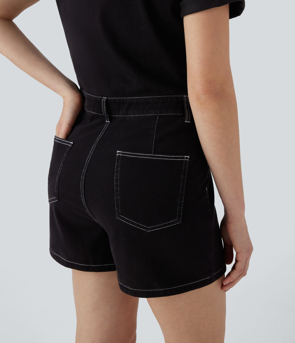 Halara Flex™ combi-short utilitaire à col et manches courtes en jean extensible délavé avec poches multiples