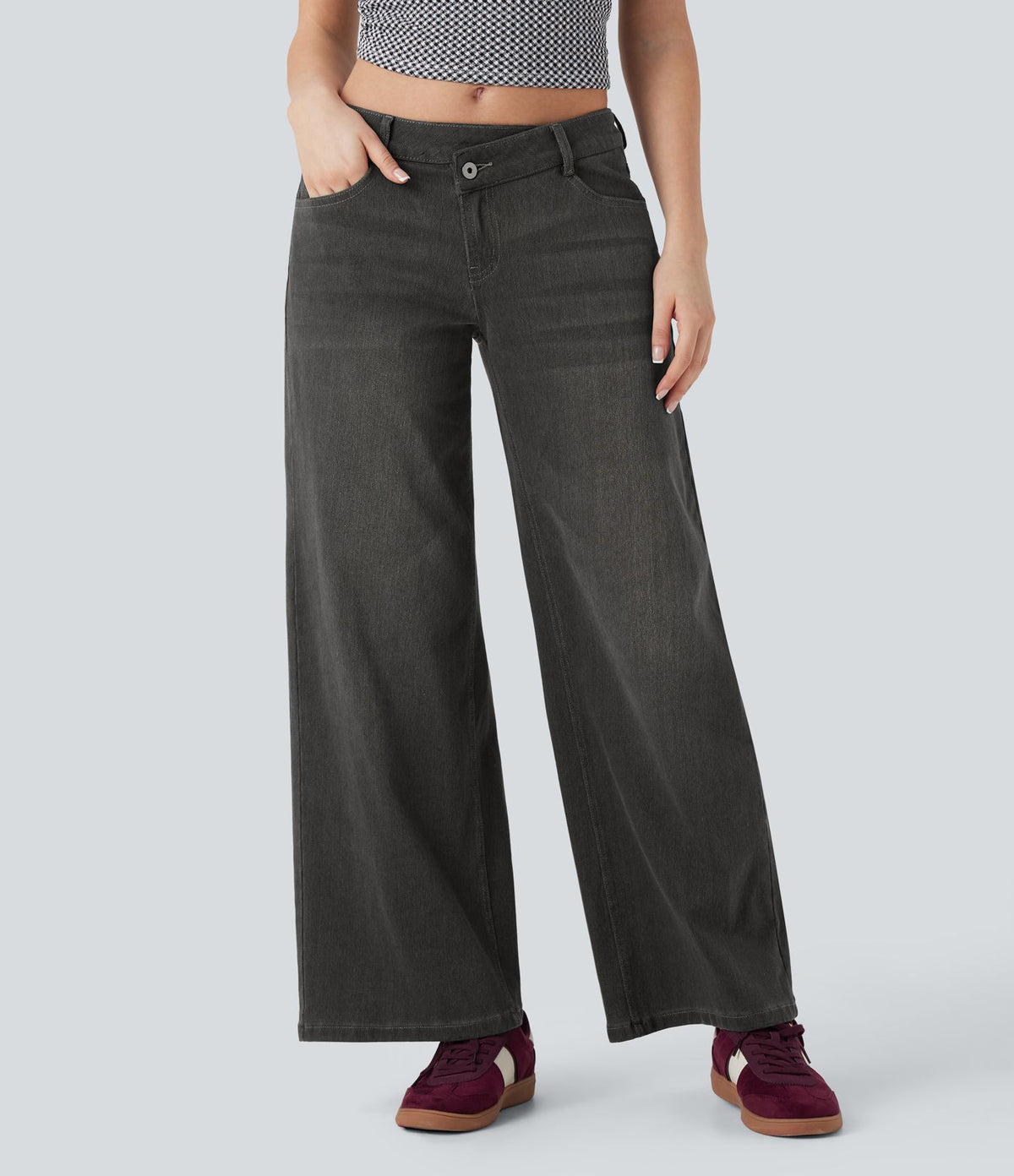 Halara Flex™ Jean large asymétrique taille basse avec bouton, fermeture éclair et poches multiples, délavé et extensible en maille