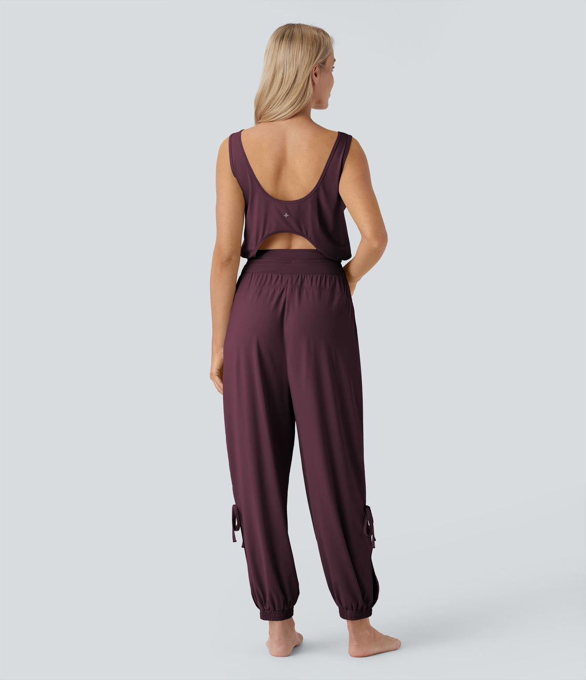 Combinaison de yoga col bateau sans manches dos nu avec découpes et poches latérales à cordon de serrage effet frais InstantCool, protection solaire UPF50+
