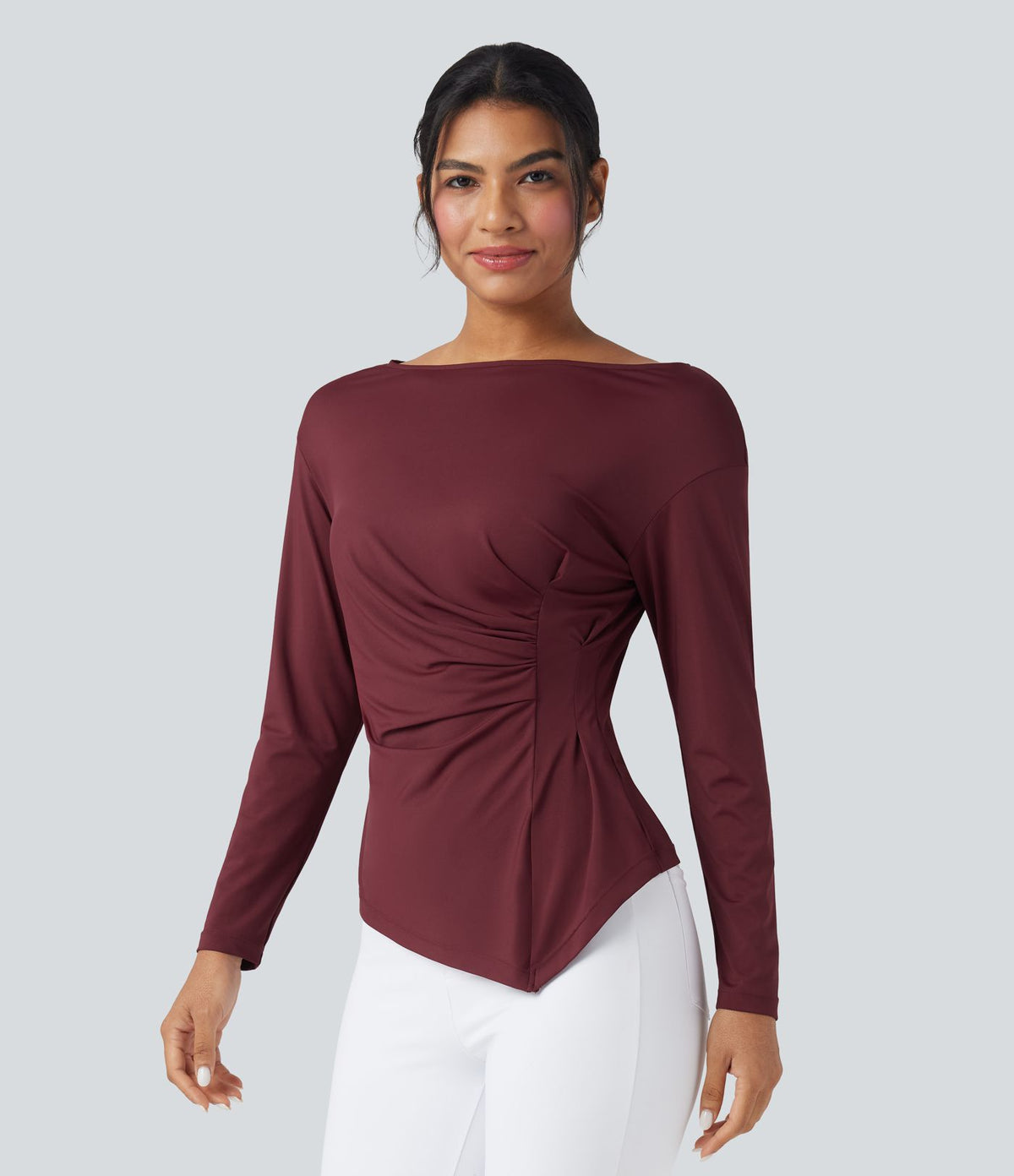 Blouse de travail ajustée col bateau manches longues froncée à ourlet asymétrique