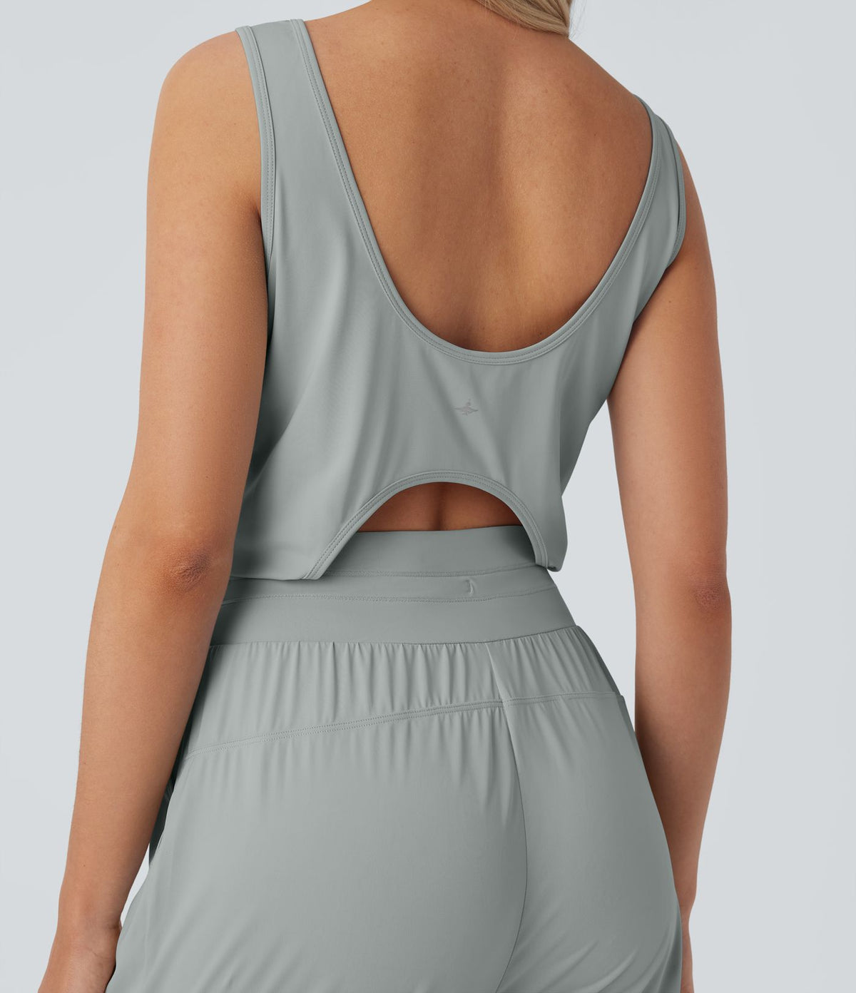 Combinaison de yoga col bateau sans manches dos nu avec découpes et poches latérales à cordon de serrage effet frais InstantCool, protection solaire UPF50+