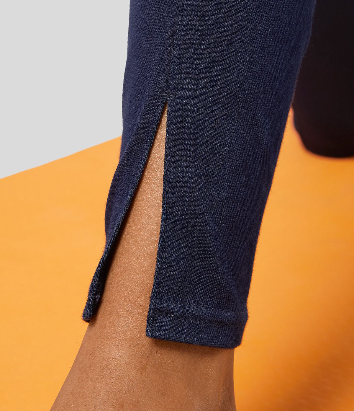 Halara Flex™ Legging Casual en Denim Extensible à Taille Haute avec Poches Latérales et Fentes
