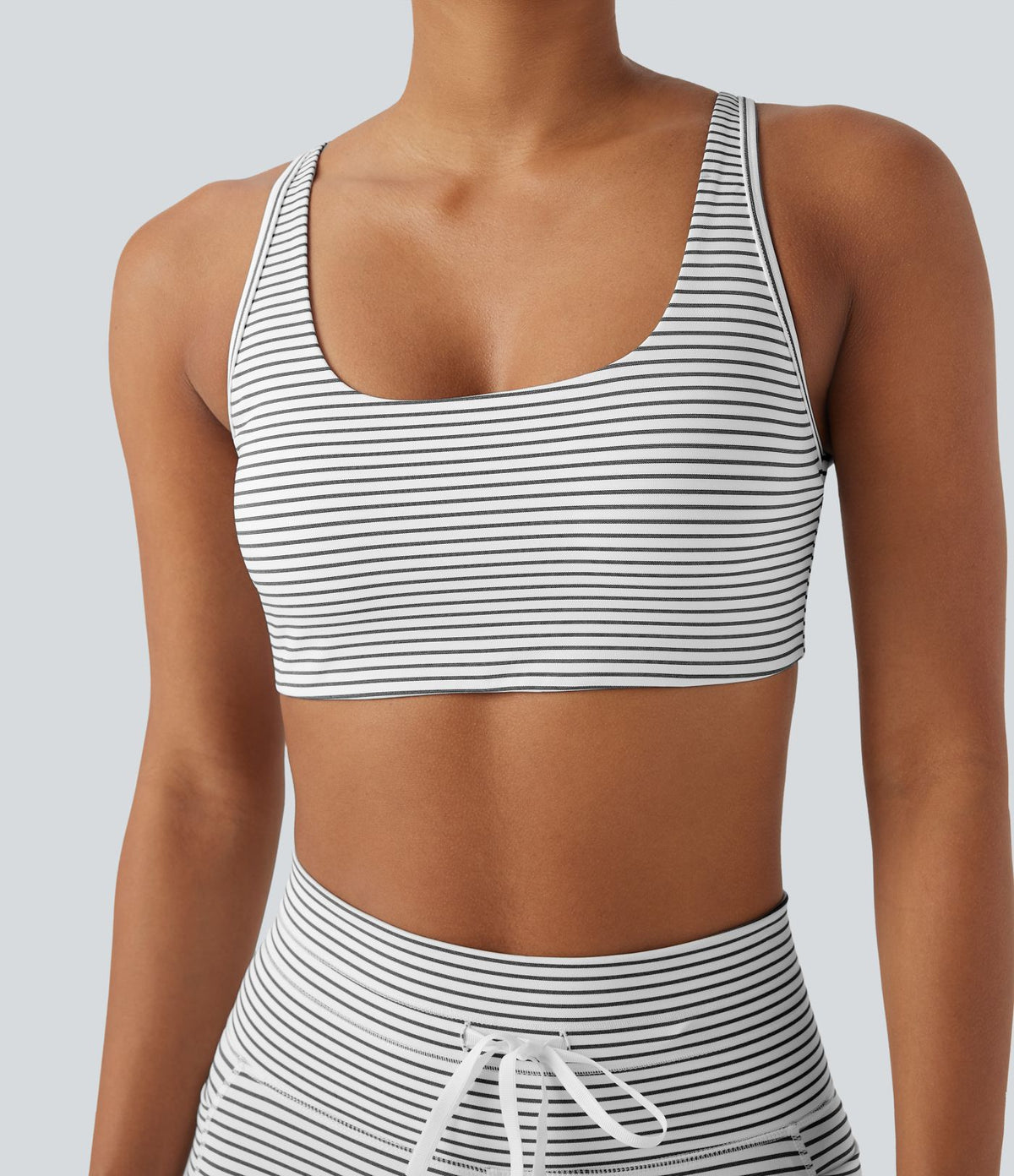 Brassière de sport yoga soutien léger col U à découpes rayé bonnets A-C